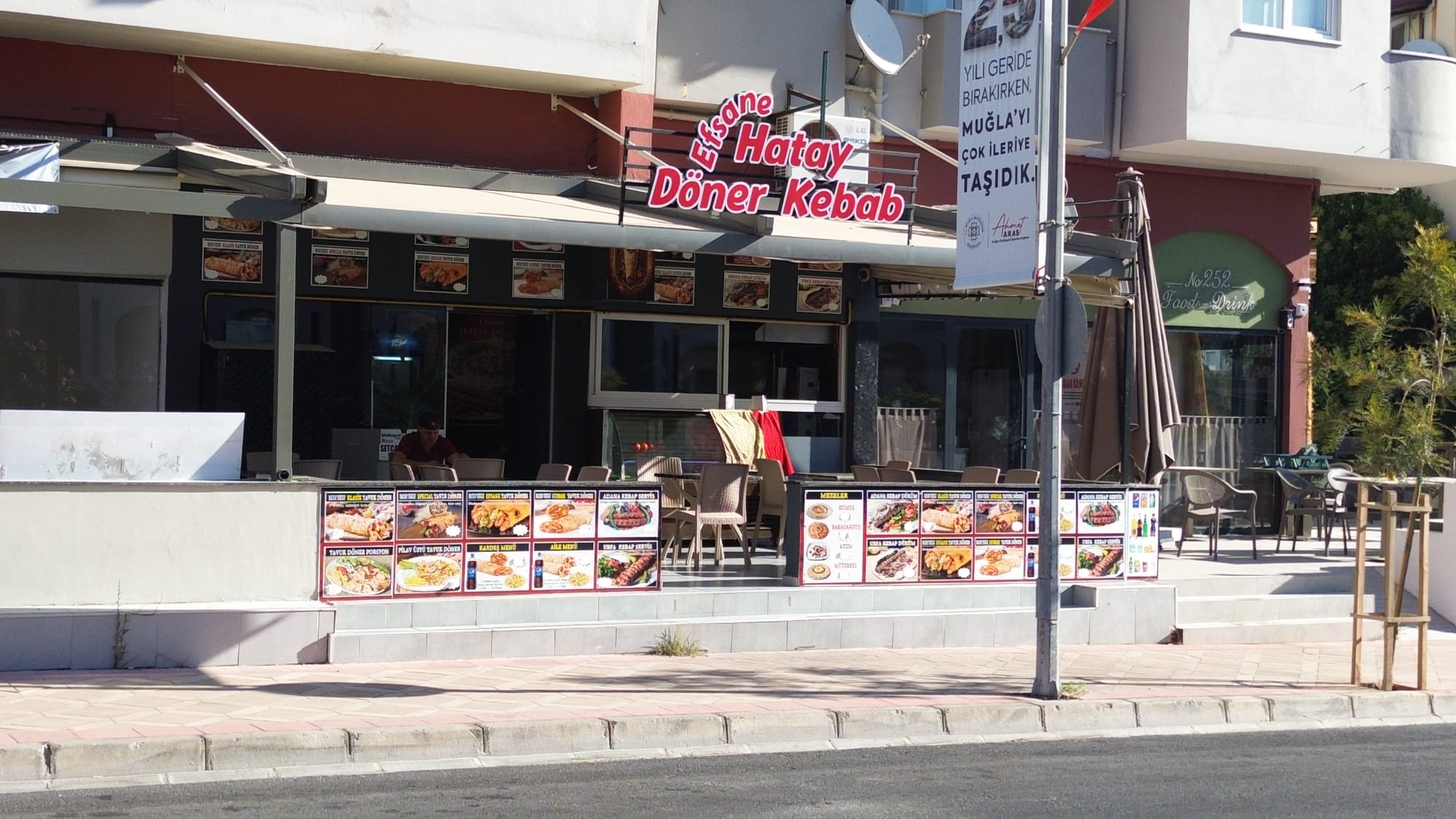 MARMARİS,ARMUTALAN, ADNAN MENDERES CADDESİNDE SATILIK DÜKKAN
